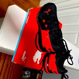 Puma kids sneakers/ sold foam NEW